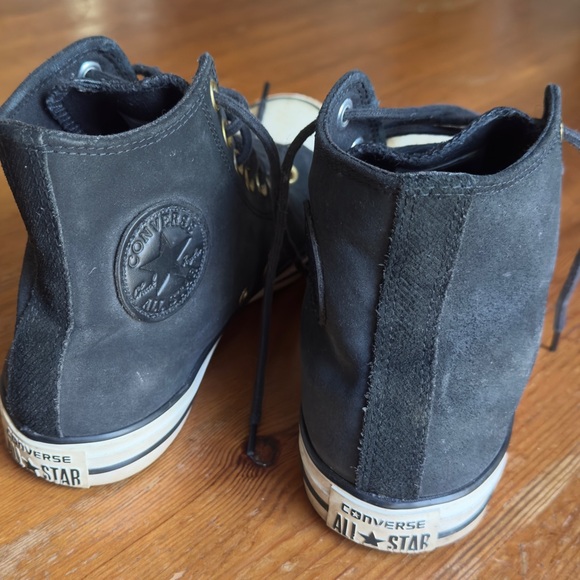 Black High-Top Sneakers with Gold Eyelets - Picture 4 of 5